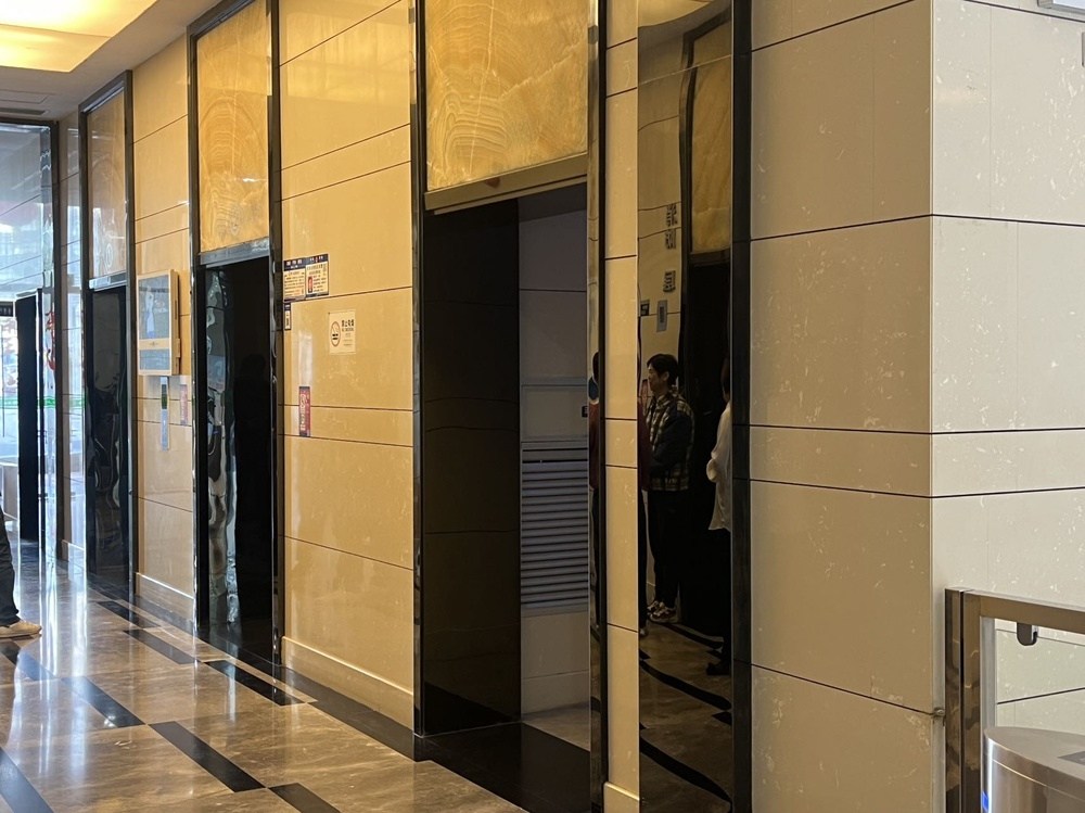 电梯厅1